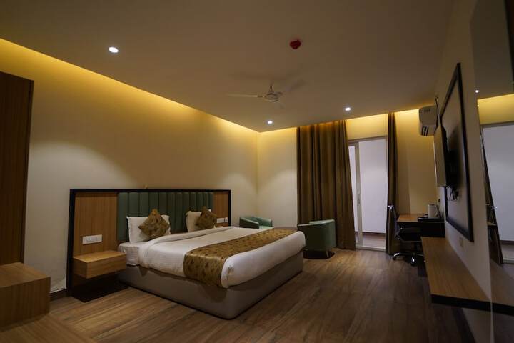 Room 27 of 49