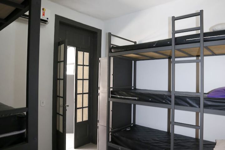 Room 10 of 25