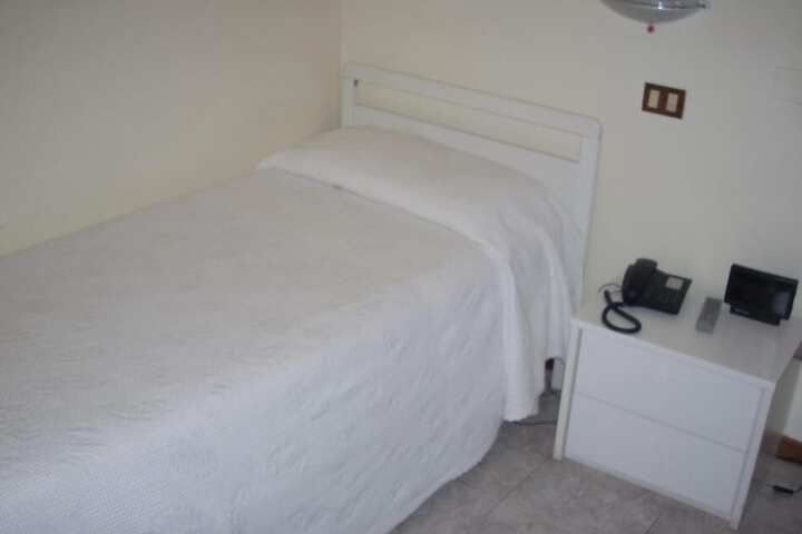 Room 25 of 43