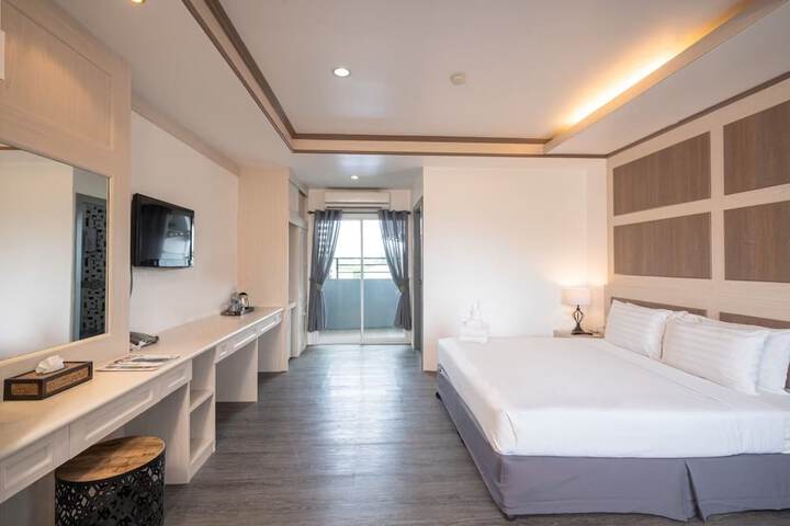 Room 13 of 89