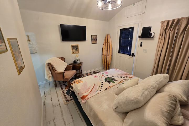 Room 27 of 47