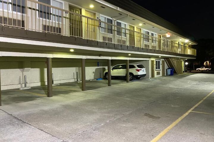 Property Grounds 24 of 37