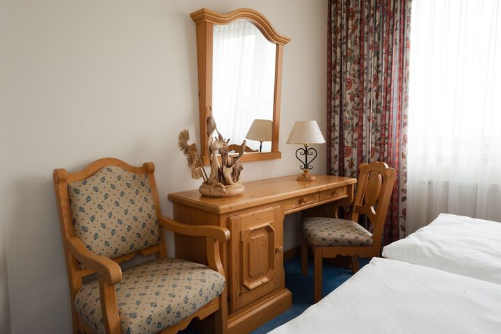 Room 16 of 179