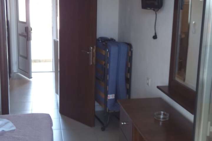 Room 22 of 28