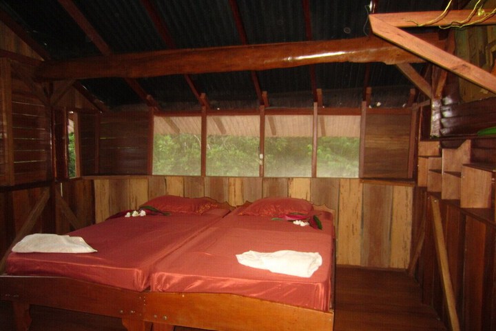 Room 8 of 15