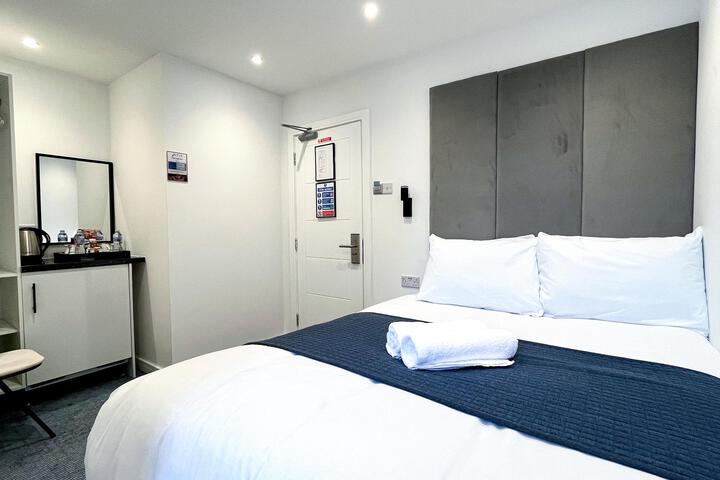 Room 6 of 6