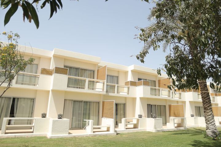 Hotel Exterior 90 of 93