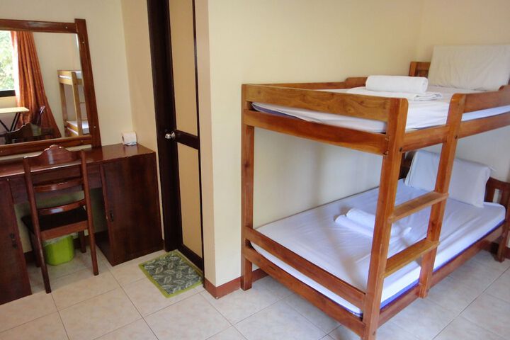 Room 8 of 40
