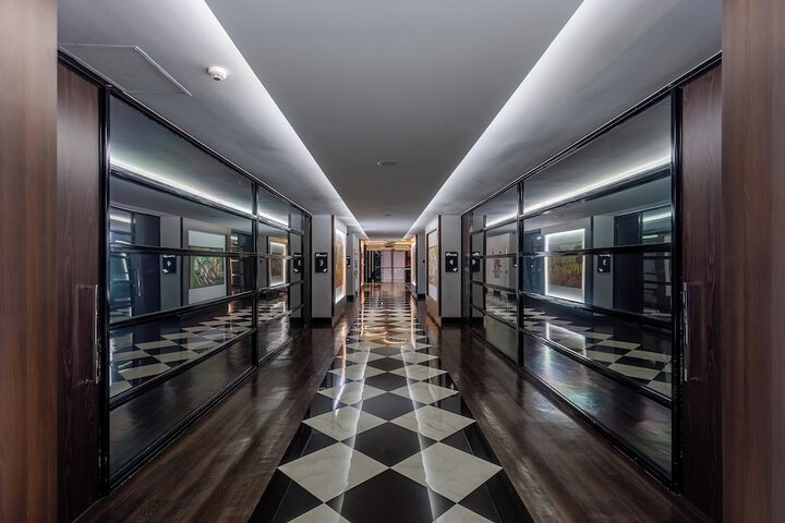 Ballroom/Hall 95 of 103