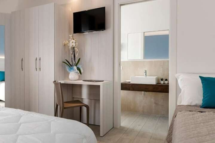 Room 36 of 114