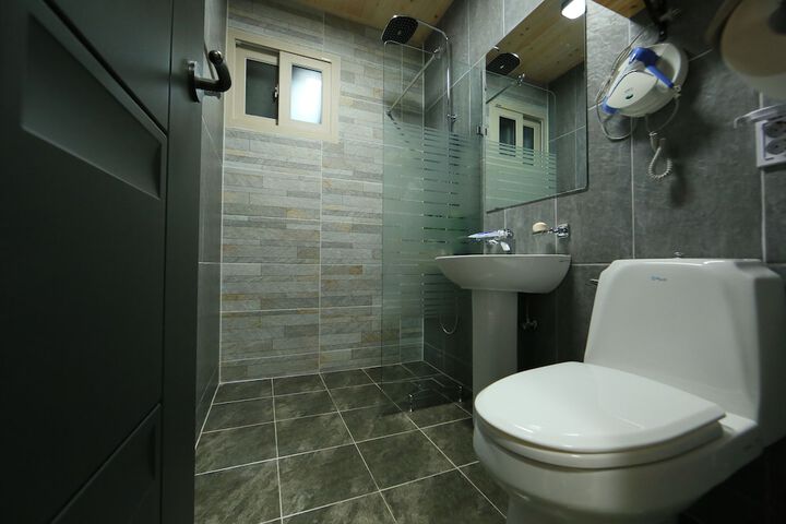 Room 44 of 51