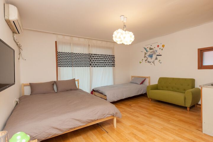 Room 4 of 47