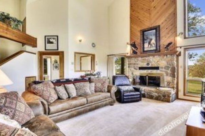 Image of 28 Teal Circle 3 Br home by RedAwning