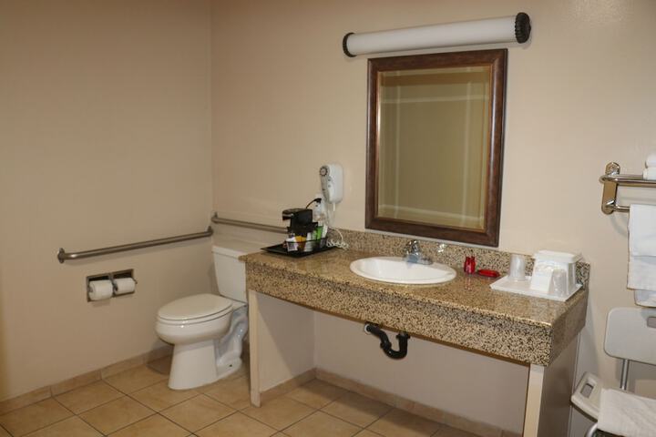 Room 11 of 16