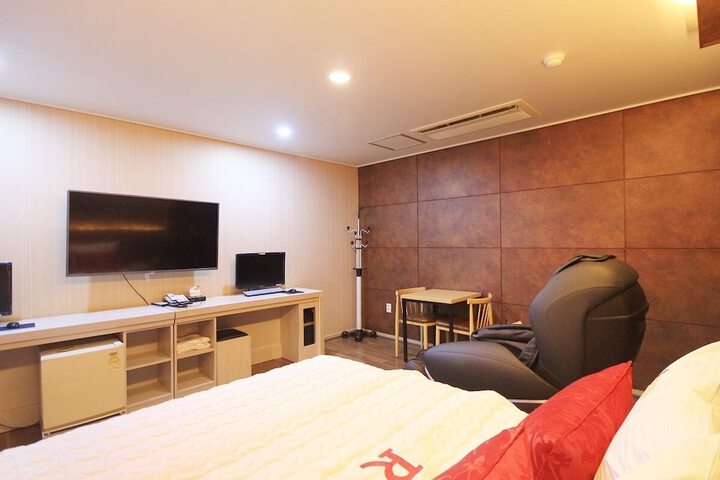 Room 10 of 59