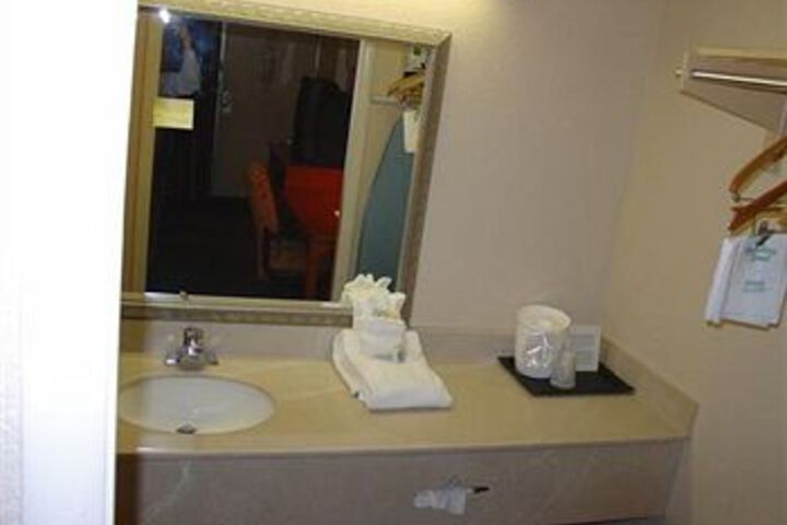 Room 5 of 19