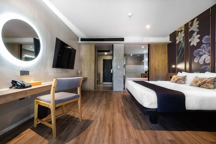 Room 11 of 83