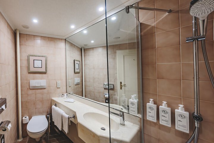 Clean Restrooms