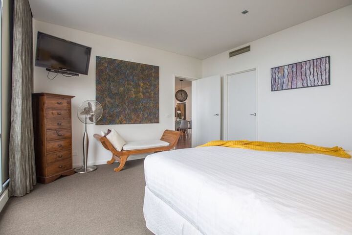 Room 4 of 23