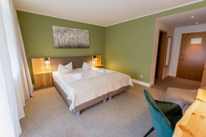 Room 25 of 132