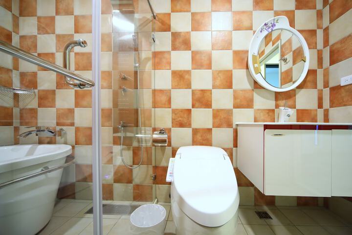 Room 30 of 48