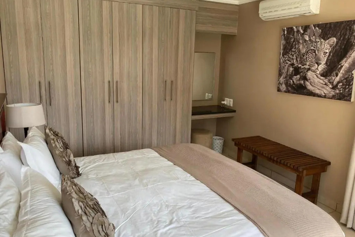 Room 2 of 5