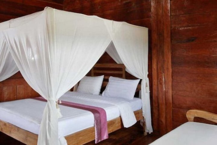 Room 4 of 35