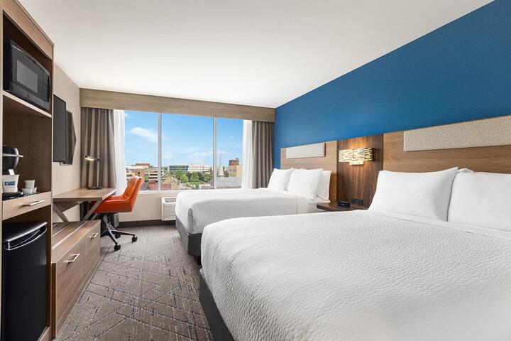 2 Queen Beds Standard City View (4 of 12)