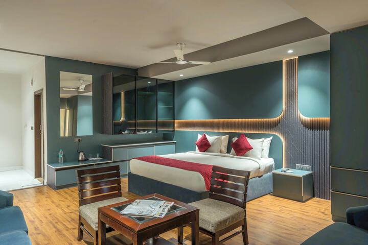 Room 4 of 17