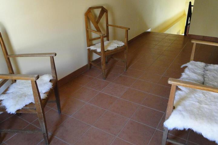 Room 12 of 28