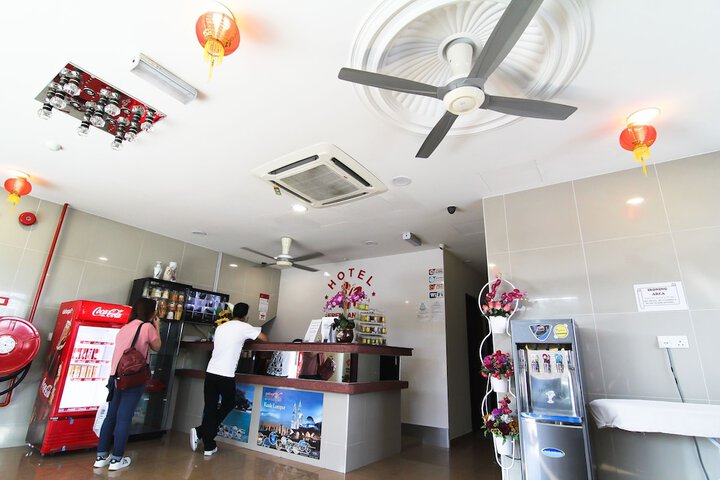 Check-in/check-out kiosk