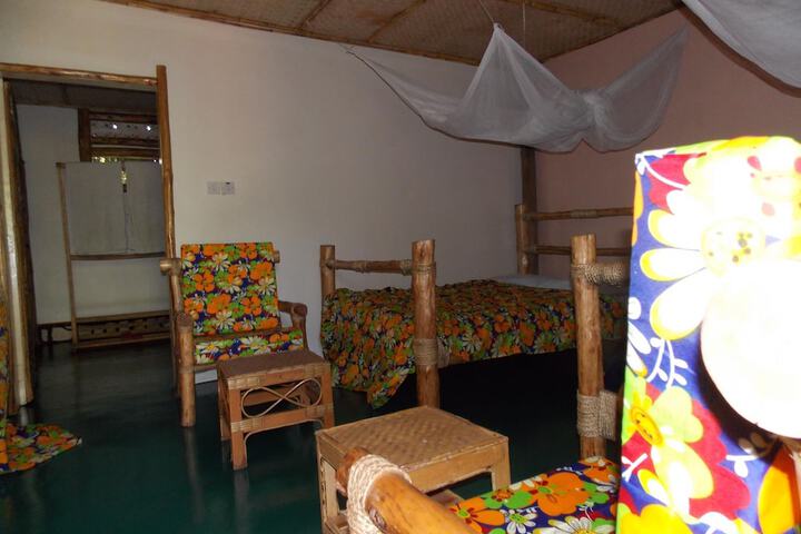Room 3 of 10