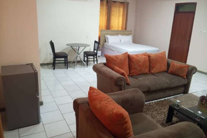 Room 12 of 33