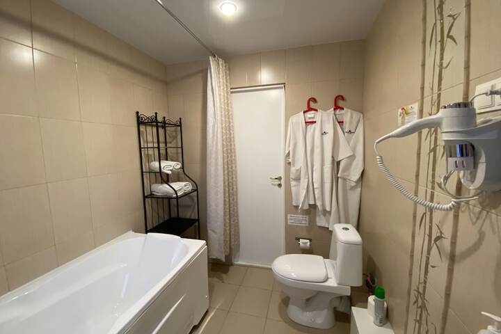 Room 43 of 46