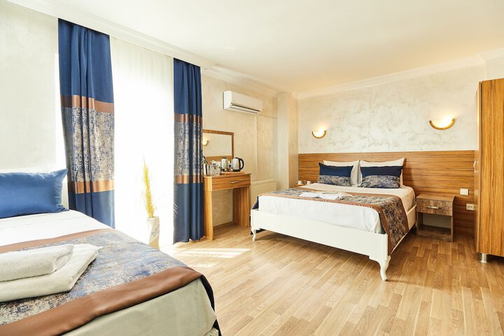 Room 4 of 28