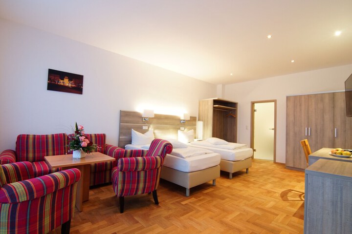 Room 8 of 48