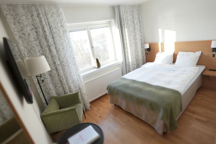 Room 13 of 40
