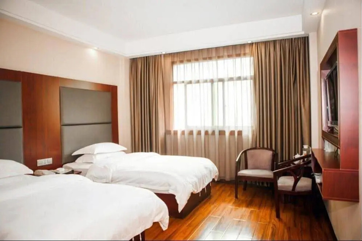 Room 2 of 14