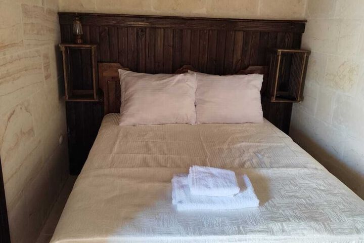 Room 5 of 46