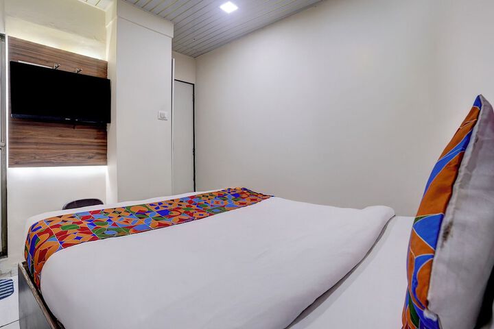 Room 12 of 26