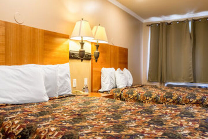 Room 32 of 49