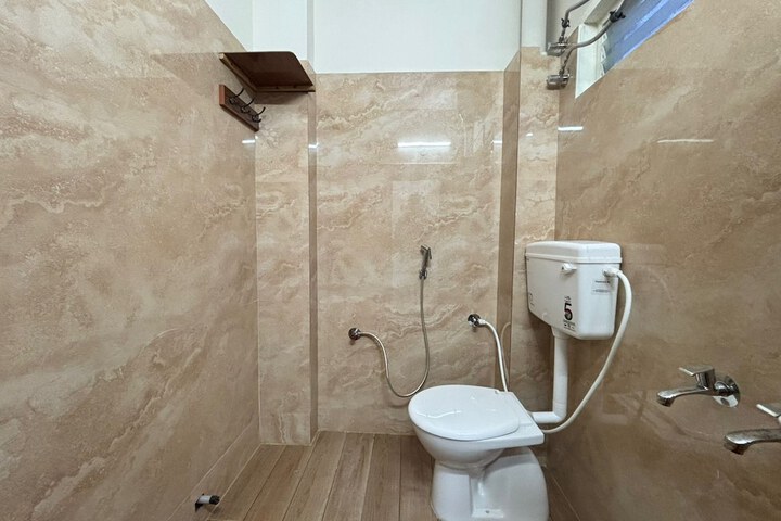 Room 10 of 15