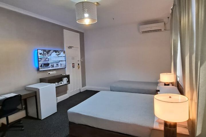 Room 52 of 73