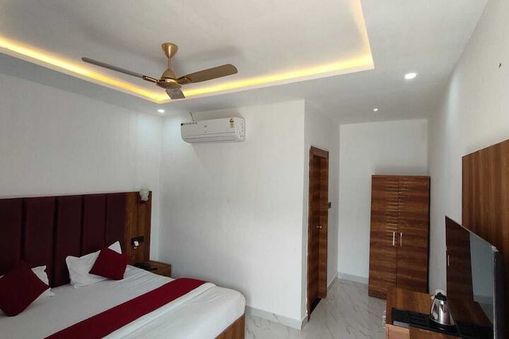 Room 16 of 30