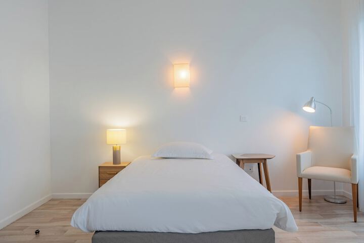 Room 15 of 26