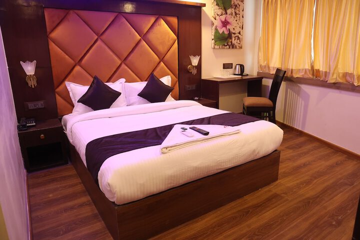 Room 2 of 17