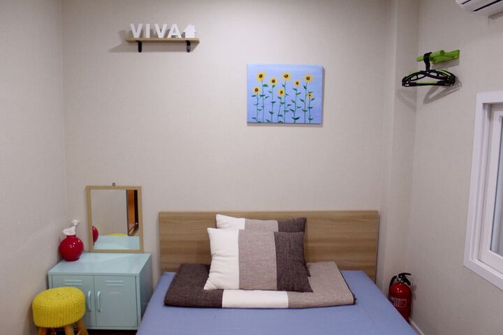 Room 9 of 82