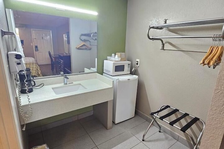 Room 2 of 9