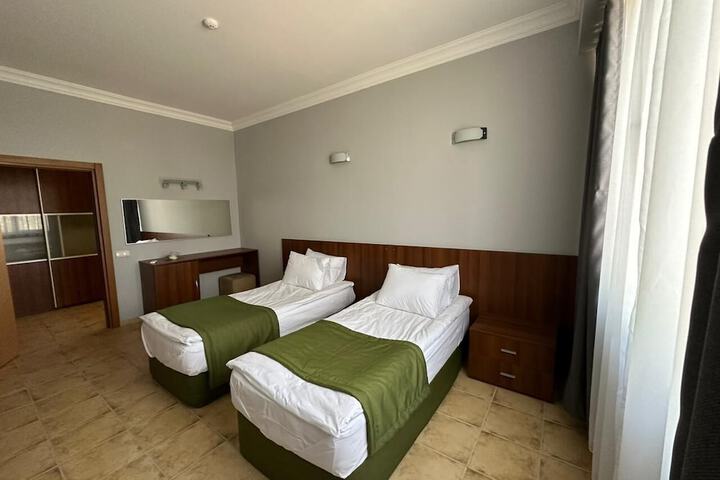 Room 28 of 29