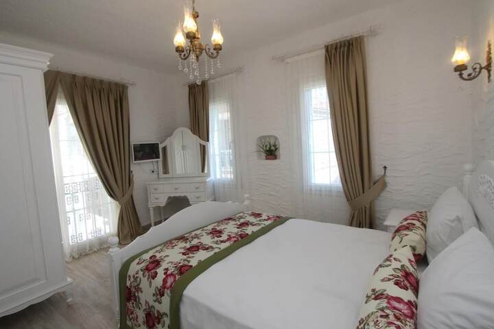 Room 5 of 23